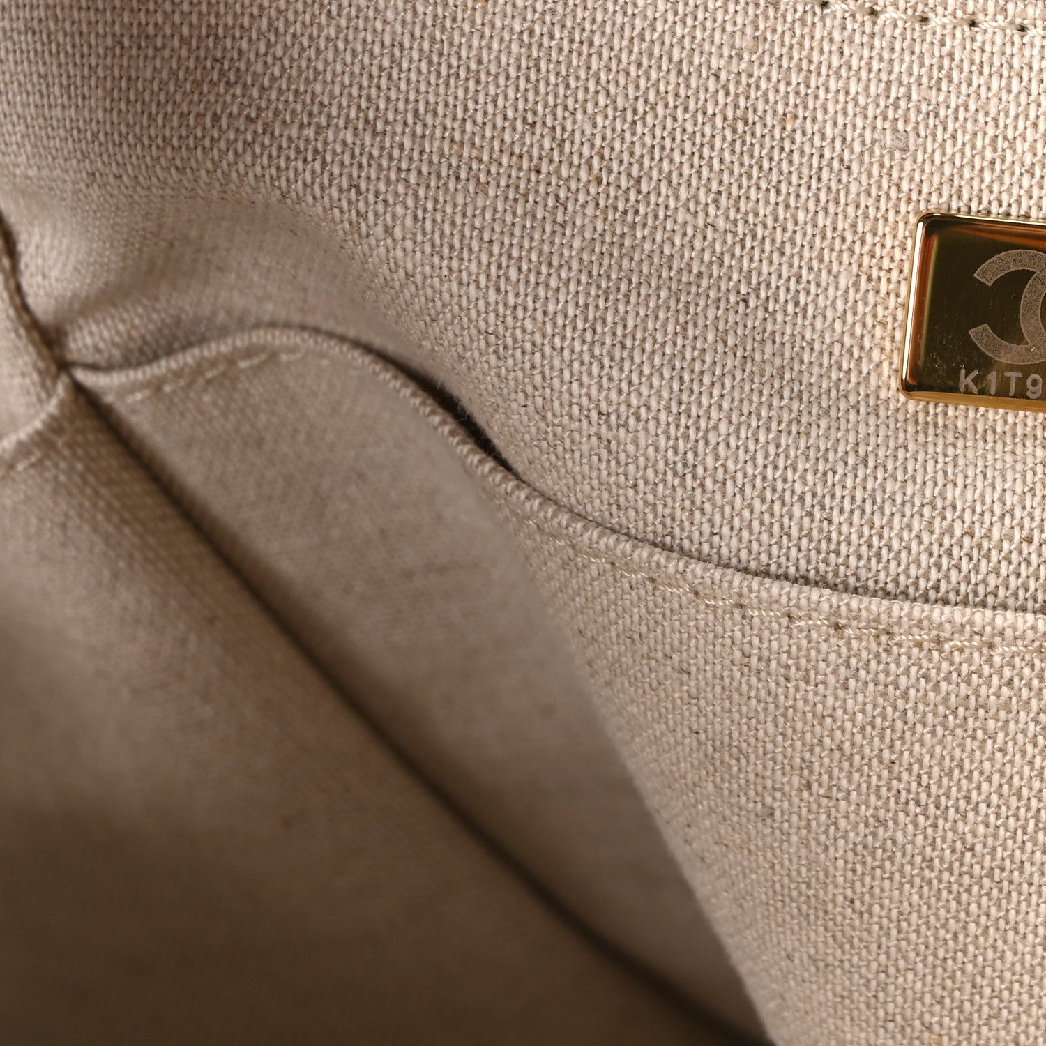 CHANEL NORTH SOUTH DEAUVILLE CANVAS TOTE MEDIUM