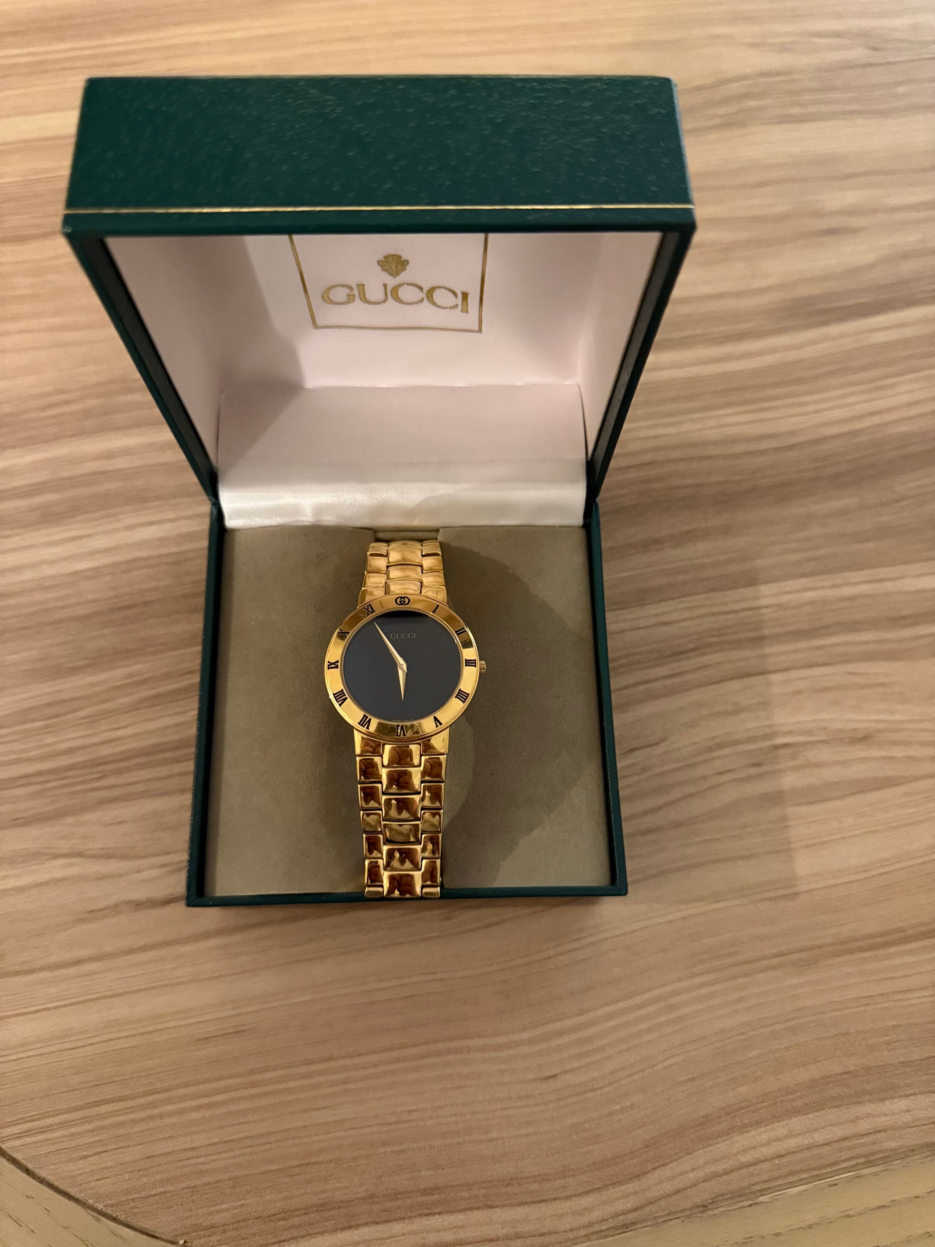 GUCCI 3300.2.M SWISS QUARTZ WRISTWATCH GOLD TONE BOX RUNNING VINTAGE