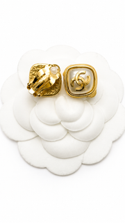CHANEL VINTAGE CIRCA 1997 GOLD-PLATED CLIPON EARRINGS