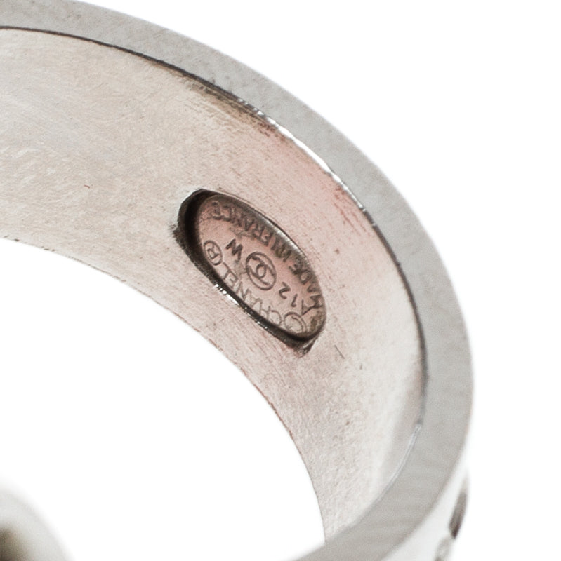 CHANEL CC EMBELLISHED CRYSTAL FLOWER SILVER TONE COCKTAIL RING