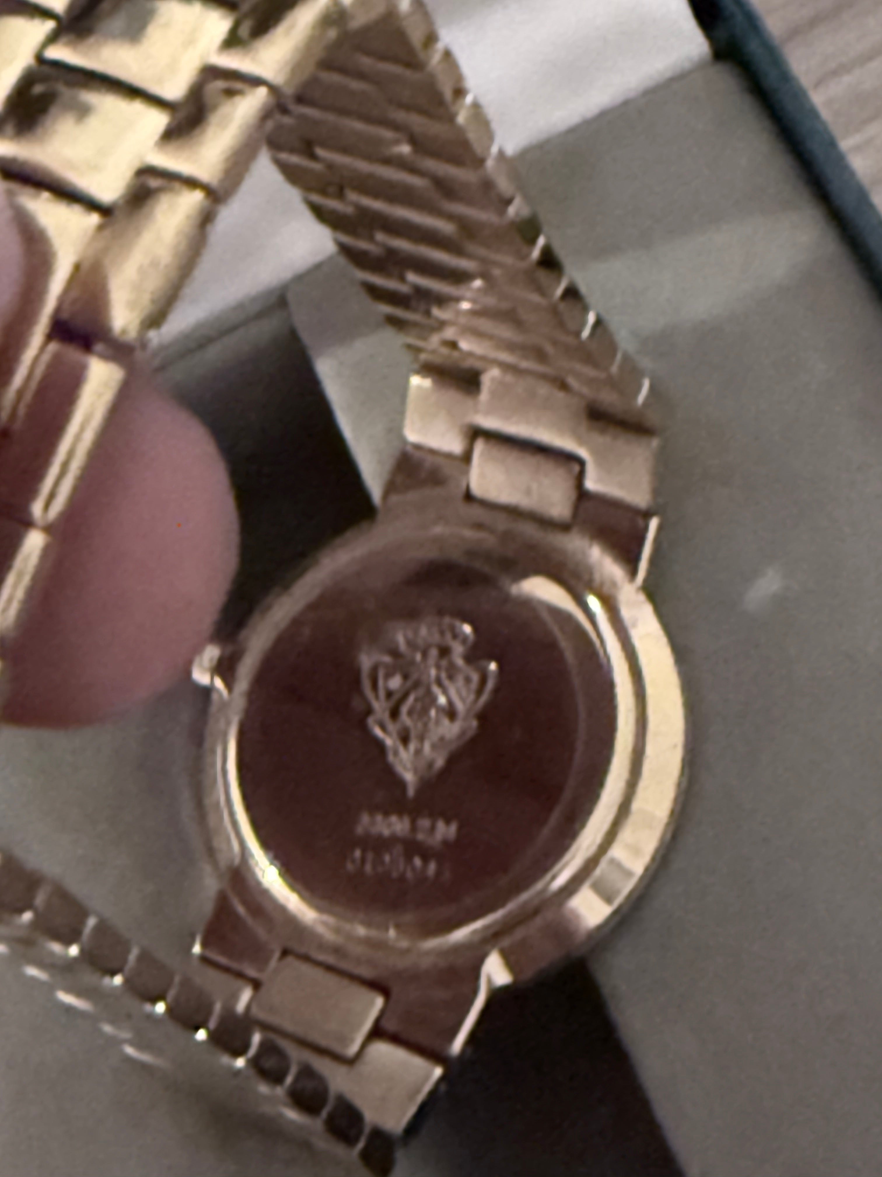 GUCCI 3300.2.M SWISS QUARTZ WRISTWATCH GOLD TONE BOX RUNNING VINTAGE