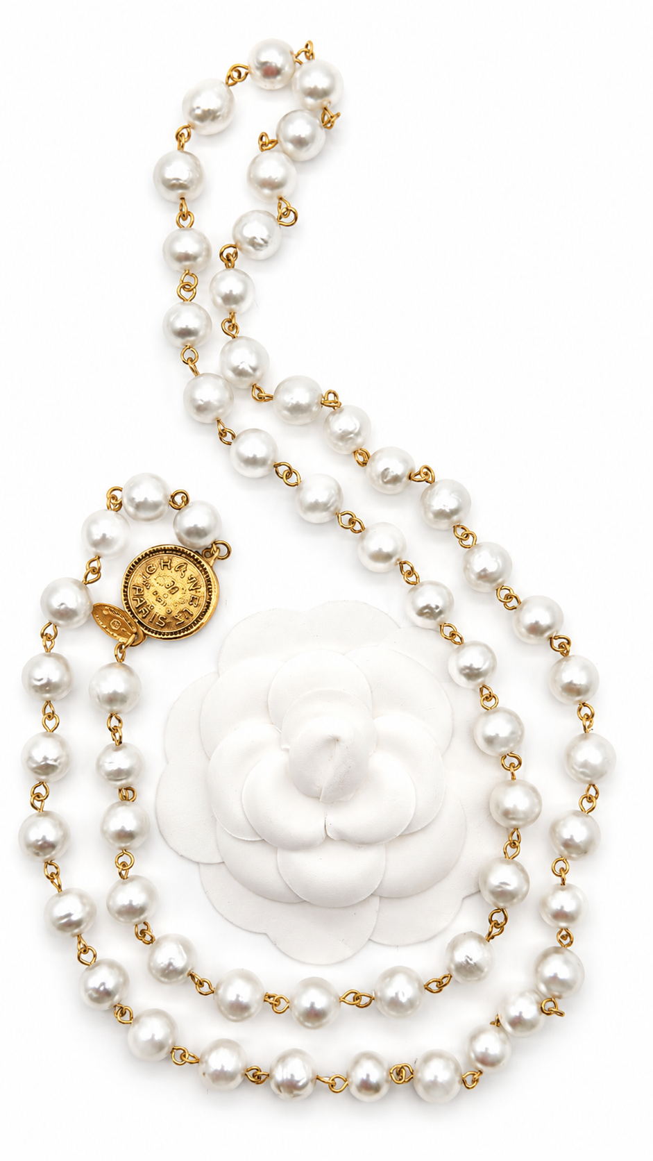CHANEL ‘31 RUE CAMBON Paris Medallion PEARL NECKLACE
