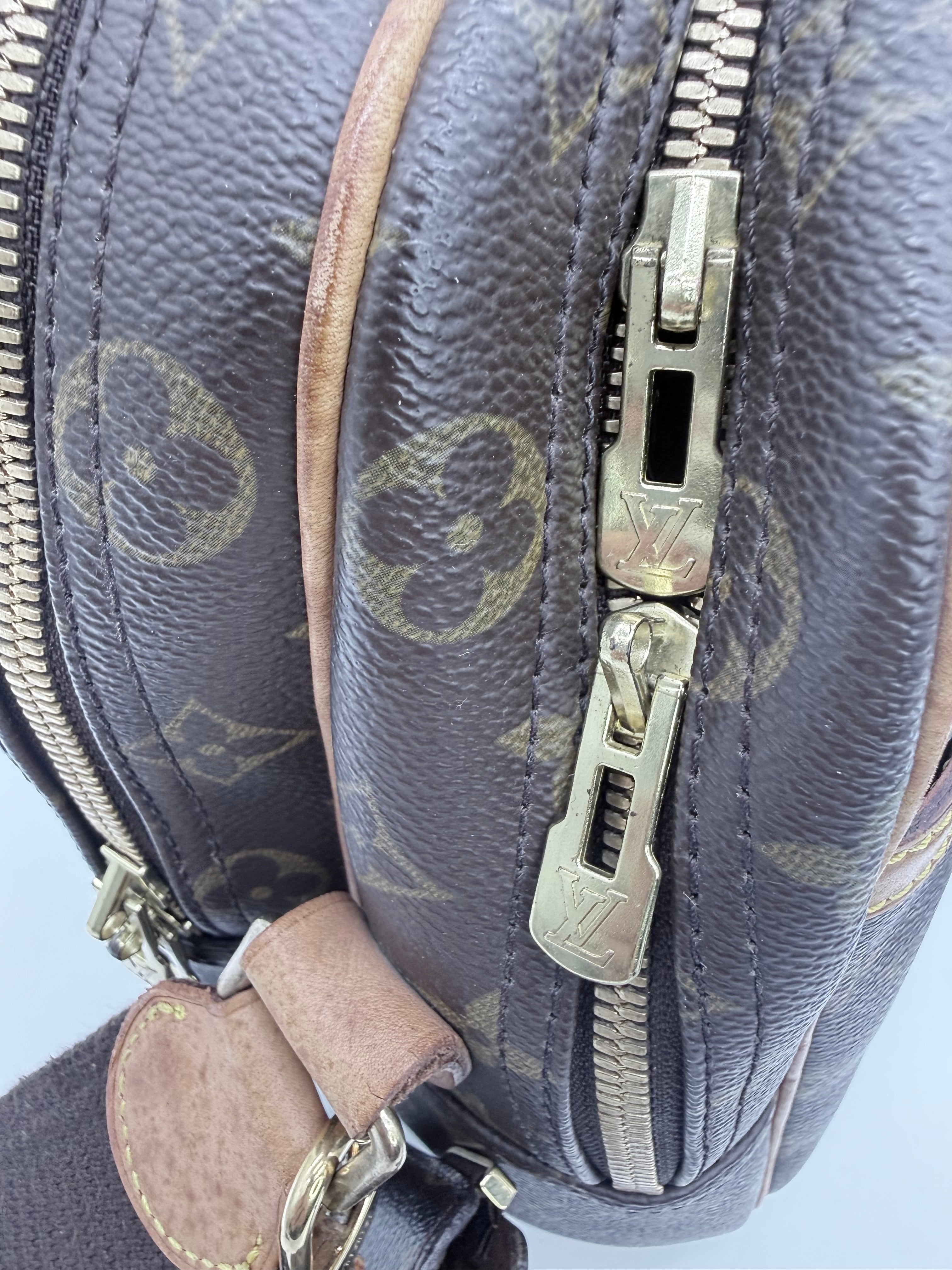 Louis Vuitton Monogram Reporter GM Messenger Bag – Classic Crossbody Travel Bag