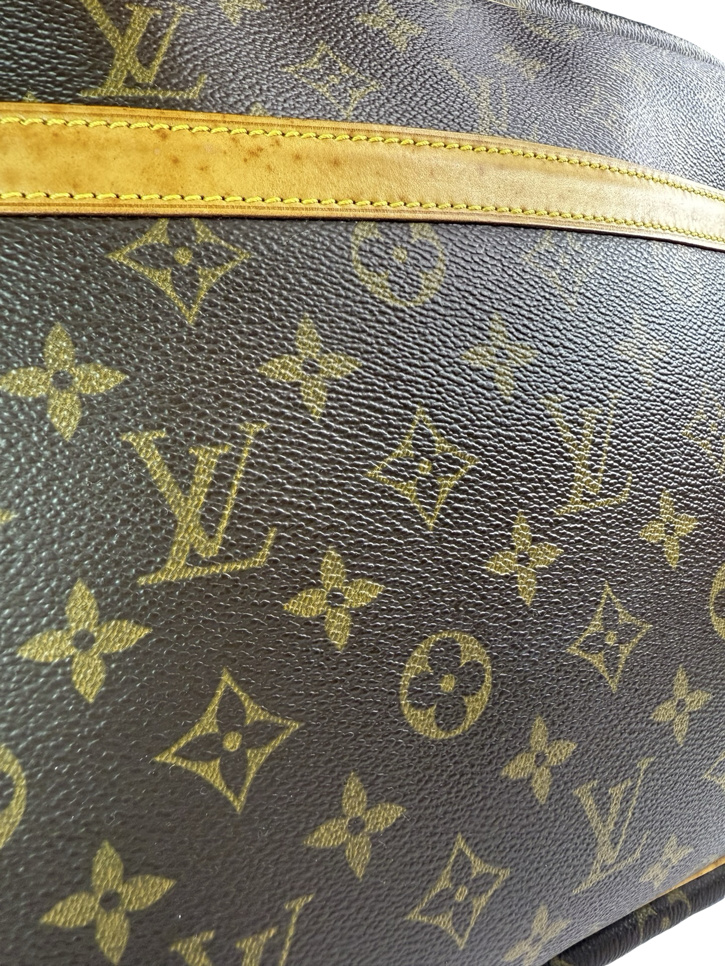 LOUIS VUITTON  LV Monogram Reporter GM