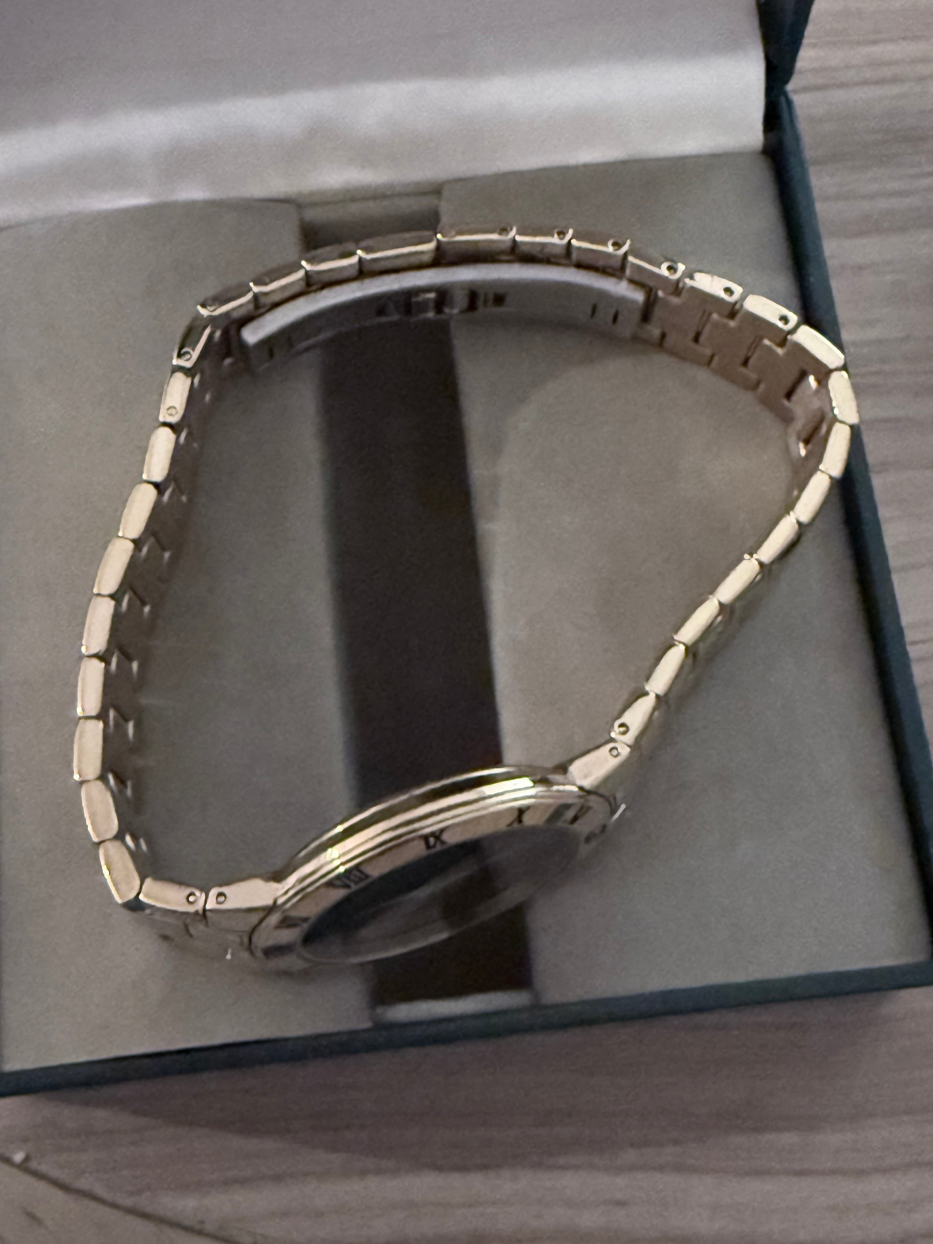 GUCCI 3300.2.M SWISS QUARTZ WRISTWATCH GOLD TONE BOX RUNNING VINTAGE