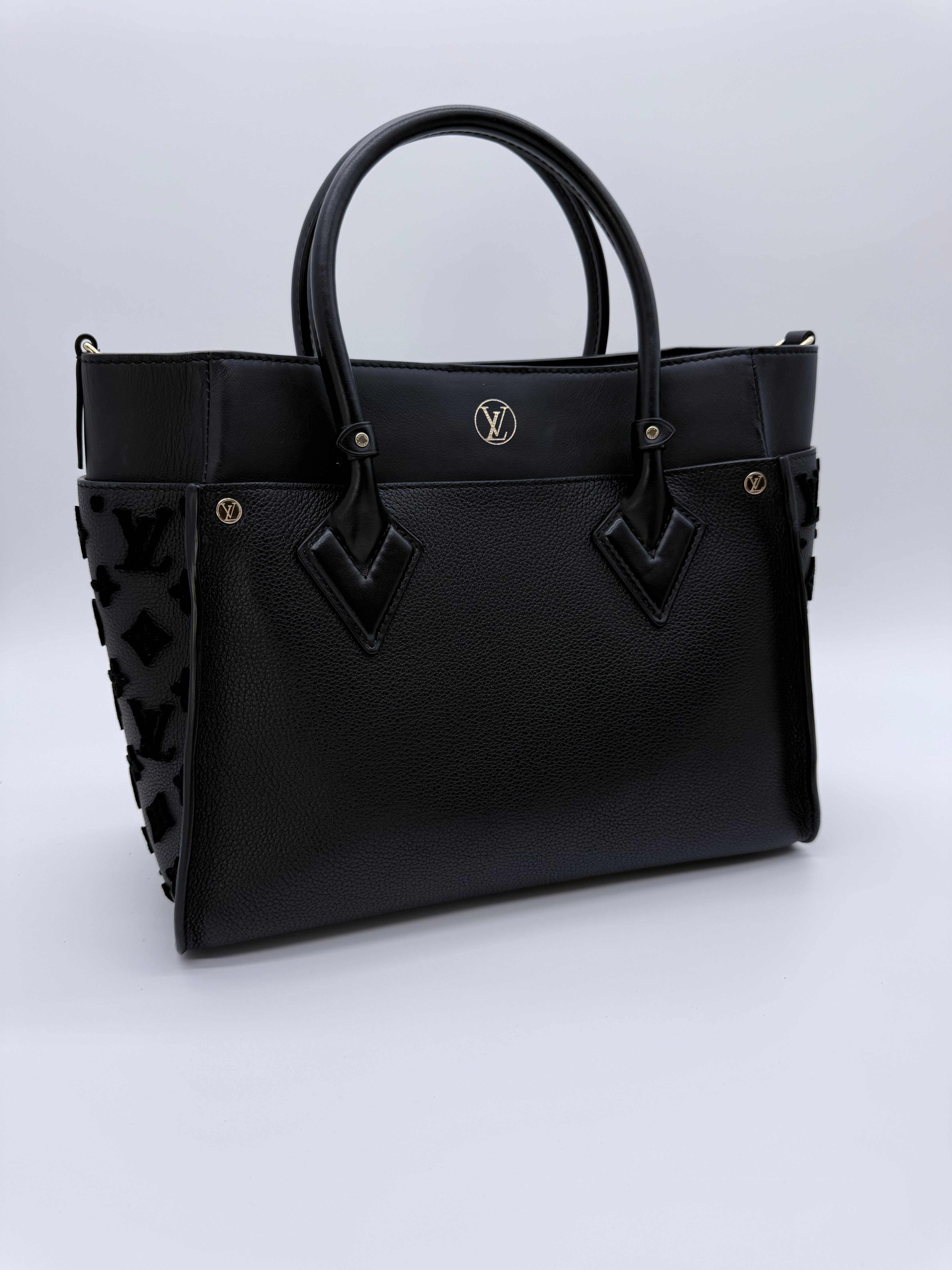 LOUIS VUITTON LV 2022 Black Calf Monogram Tufting On My Side MM